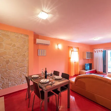 Karen - One Bedroom With Balcony A2 * Vinišće