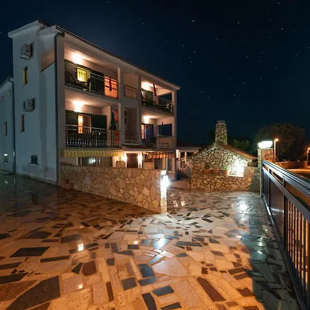 Karen - One Bedroom With Balcony A2 Apartamento