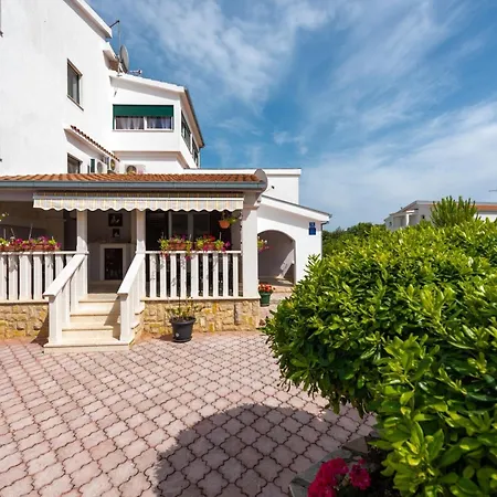Apartamento Karen - One Bedroom With Balcony A2
