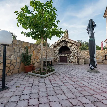 Apartamento Karen - One Bedroom With Balcony A2 *